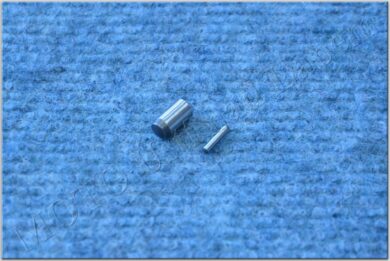 crankshaft end pins ( Jawa 350 6V )  (012105)